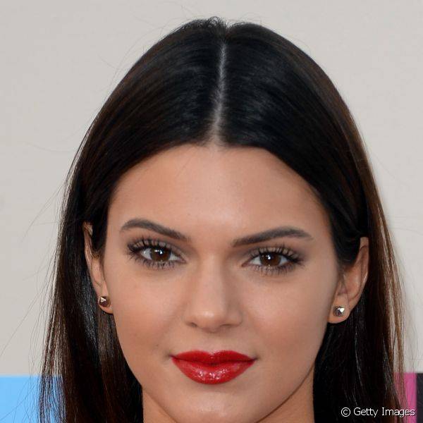 Kendall Jenner lançou recentemente o seu próprio tom de batom vermelho